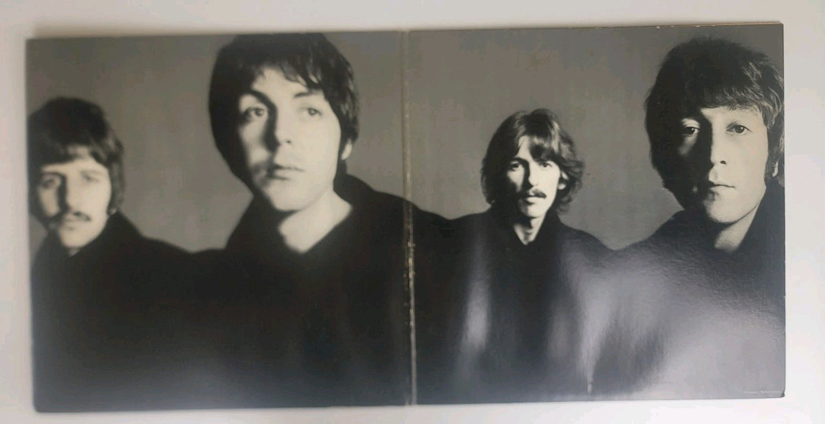 The Beatles – Love Songs 2LP Vinyl 1977 Capitol Textured Cover Booklet NM/VG+