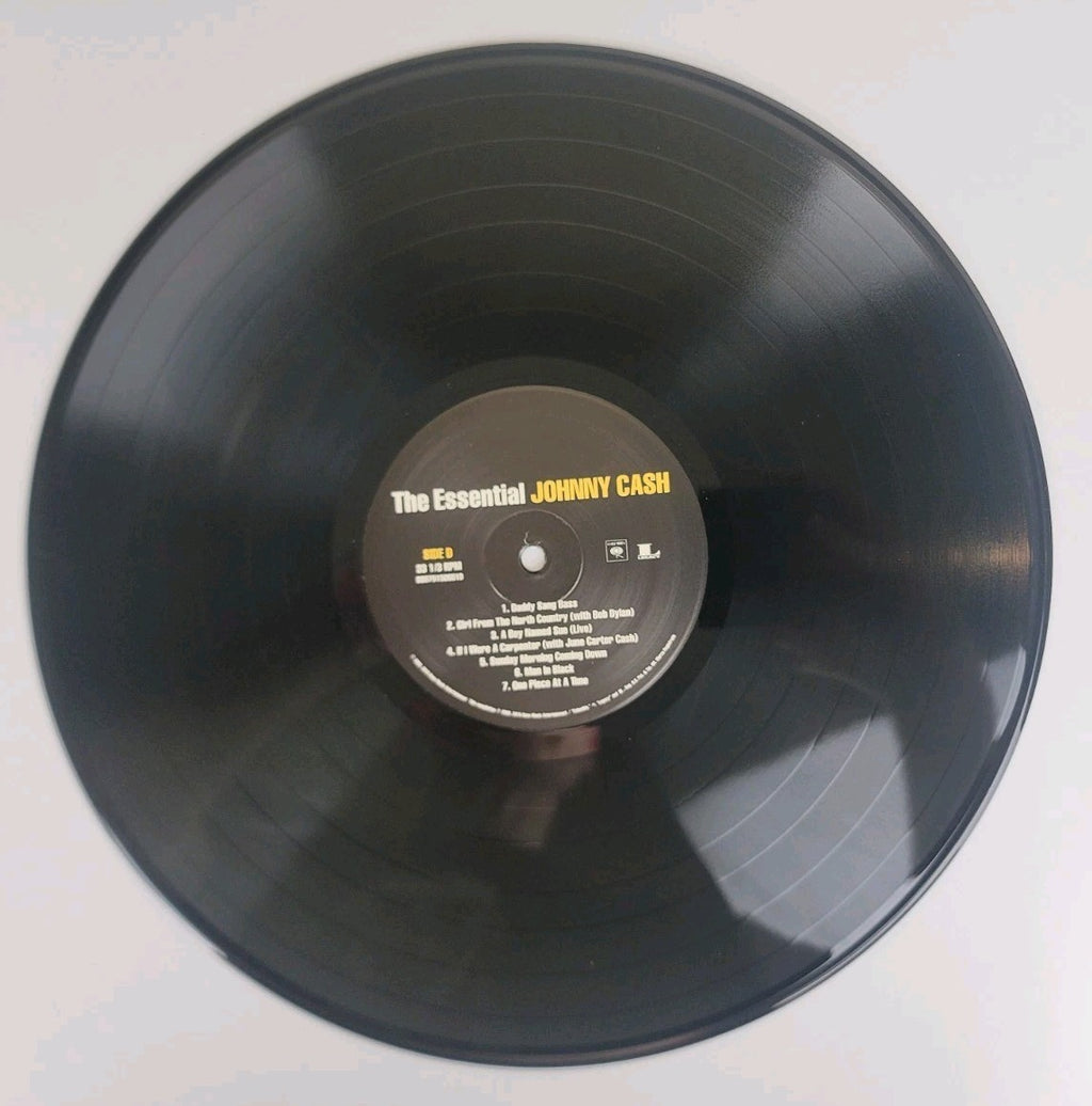 Johnny Cash – The Essential Johnny Cash 2LP Vinyl Remastered Legacy VG+/NM