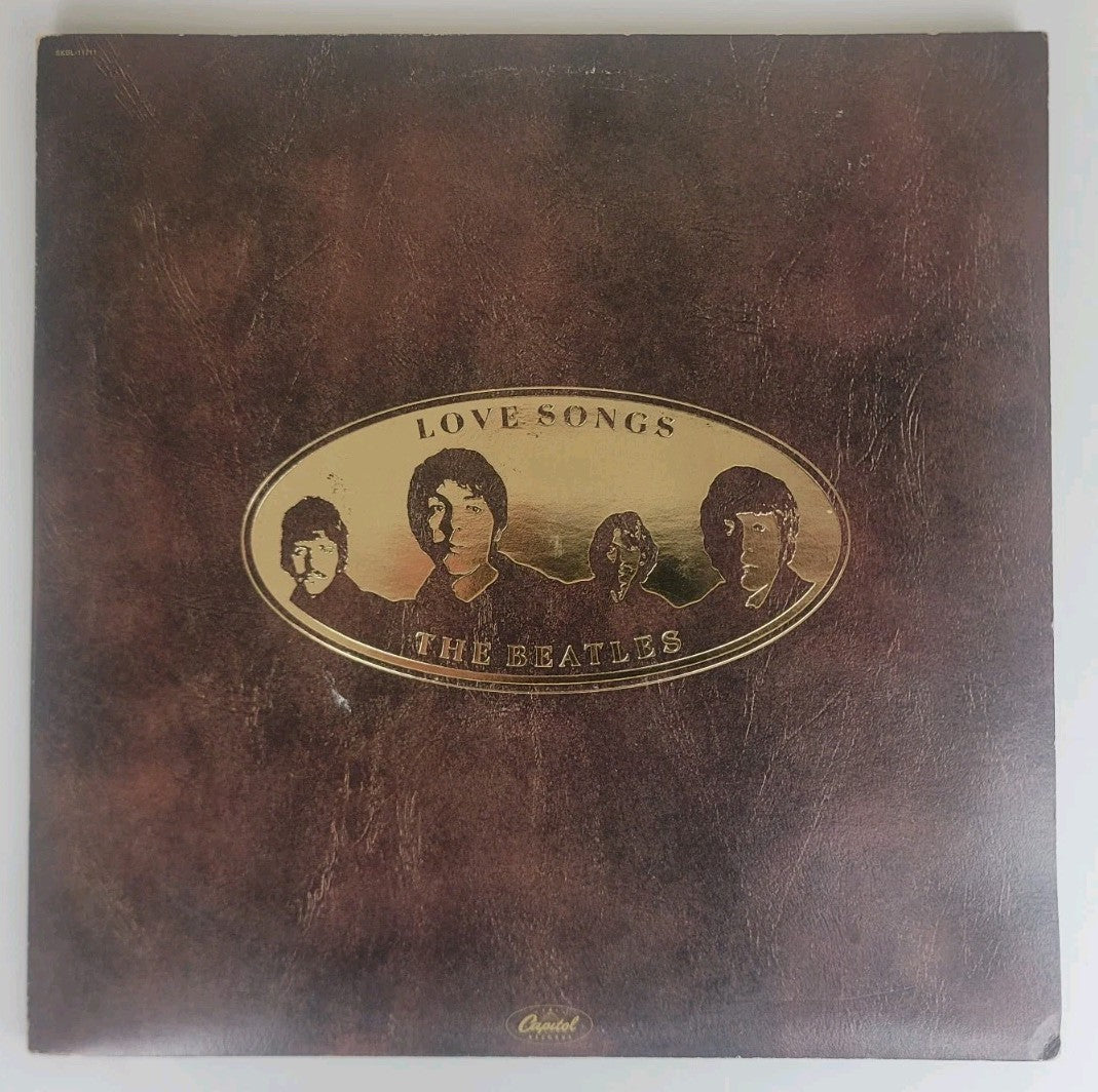 The Beatles – Love Songs 2LP Vinyl 1977 Capitol Textured Cover Booklet NM/VG+